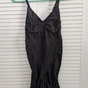 SKIMS Sculpting Mid-Thigh Bodysuit